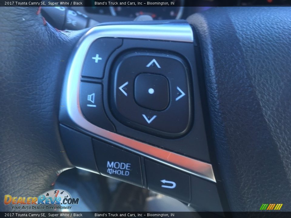 2017 Toyota Camry SE Super White / Black Photo #28