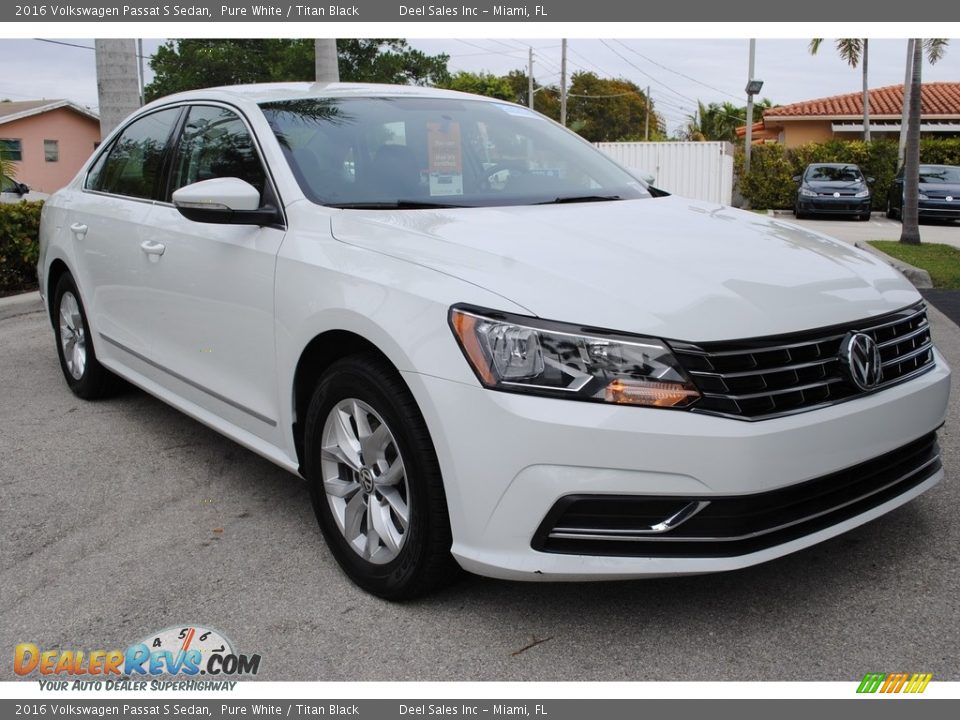 2016 Volkswagen Passat S Sedan Pure White / Titan Black Photo #2