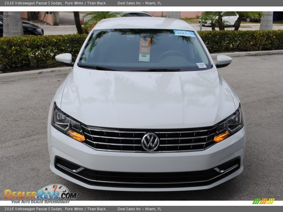 2016 Volkswagen Passat S Sedan Pure White / Titan Black Photo #3