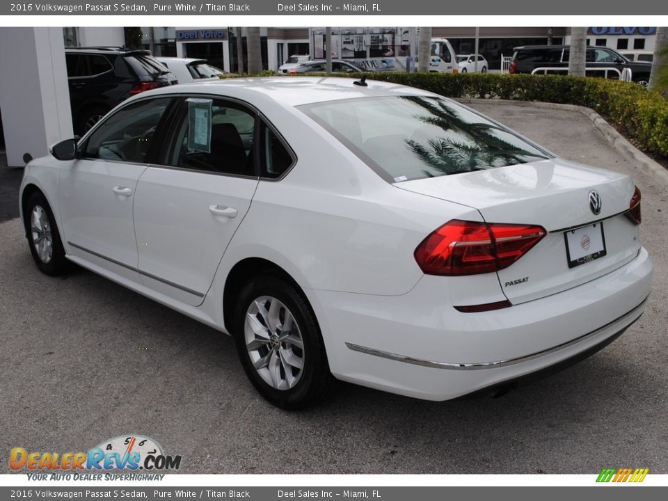 2016 Volkswagen Passat S Sedan Pure White / Titan Black Photo #6