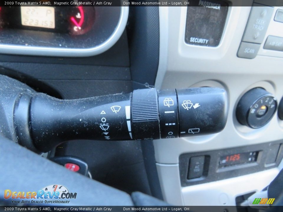 2009 Toyota Matrix S AWD Magnetic Gray Metallic / Ash Gray Photo #32