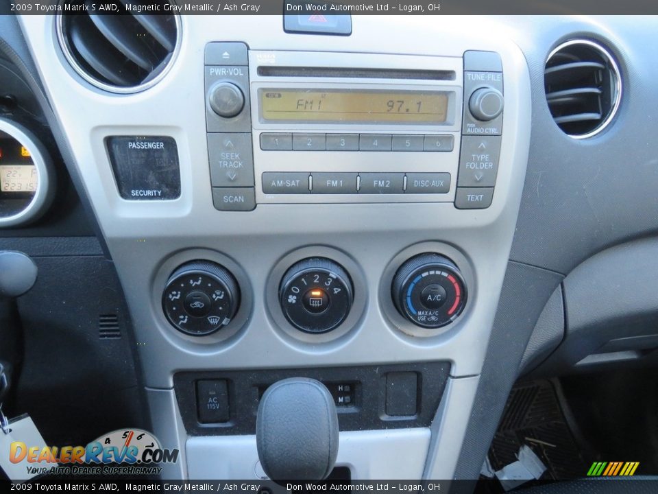 2009 Toyota Matrix S AWD Magnetic Gray Metallic / Ash Gray Photo #33