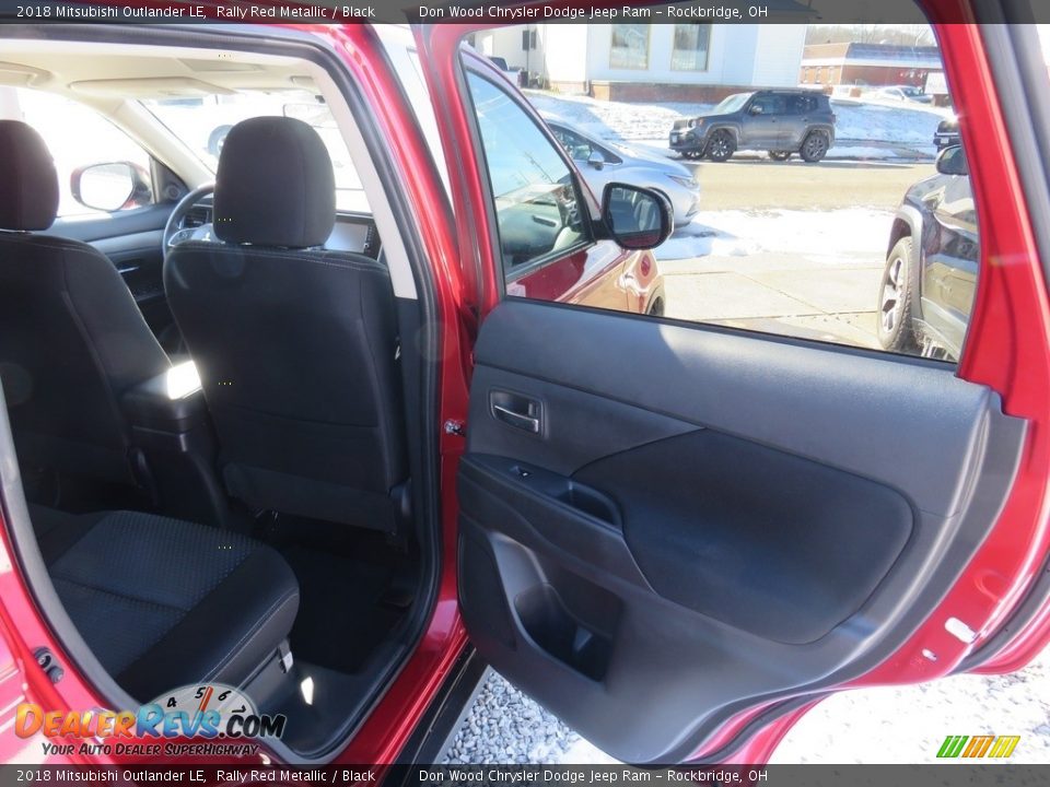2018 Mitsubishi Outlander LE Rally Red Metallic / Black Photo #35