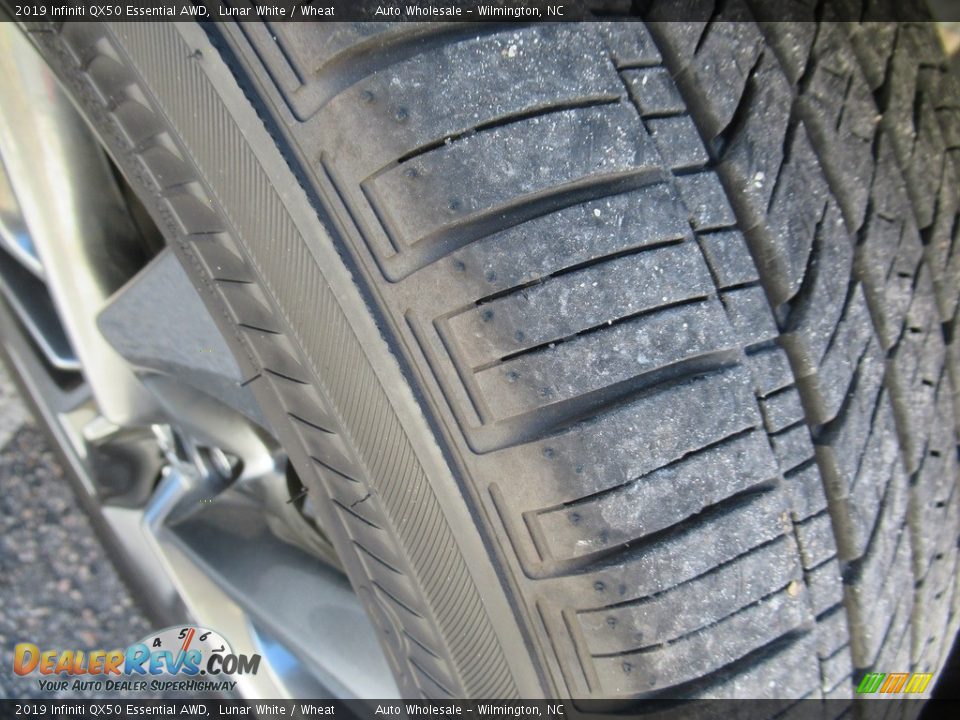 2019 Infiniti QX50 Essential AWD Lunar White / Wheat Photo #8