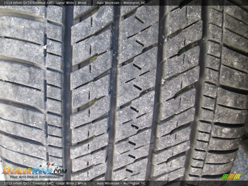 2019 Infiniti QX50 Essential AWD Lunar White / Wheat Photo #9