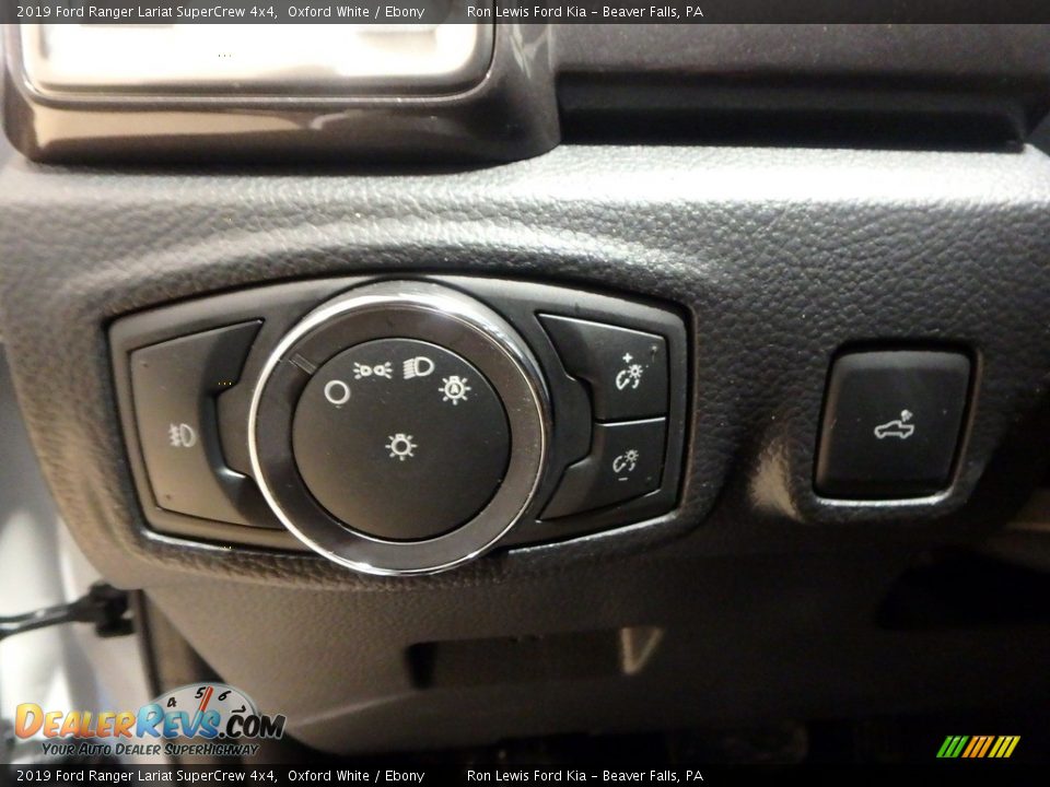 Controls of 2019 Ford Ranger Lariat SuperCrew 4x4 Photo #12