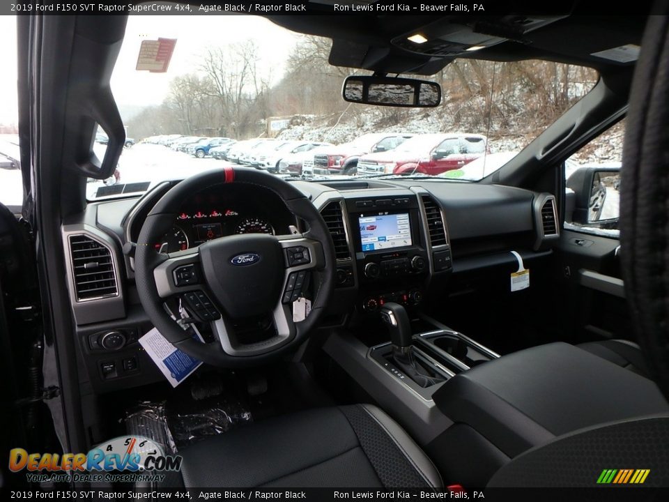 Front Seat of 2019 Ford F150 SVT Raptor SuperCrew 4x4 Photo #12