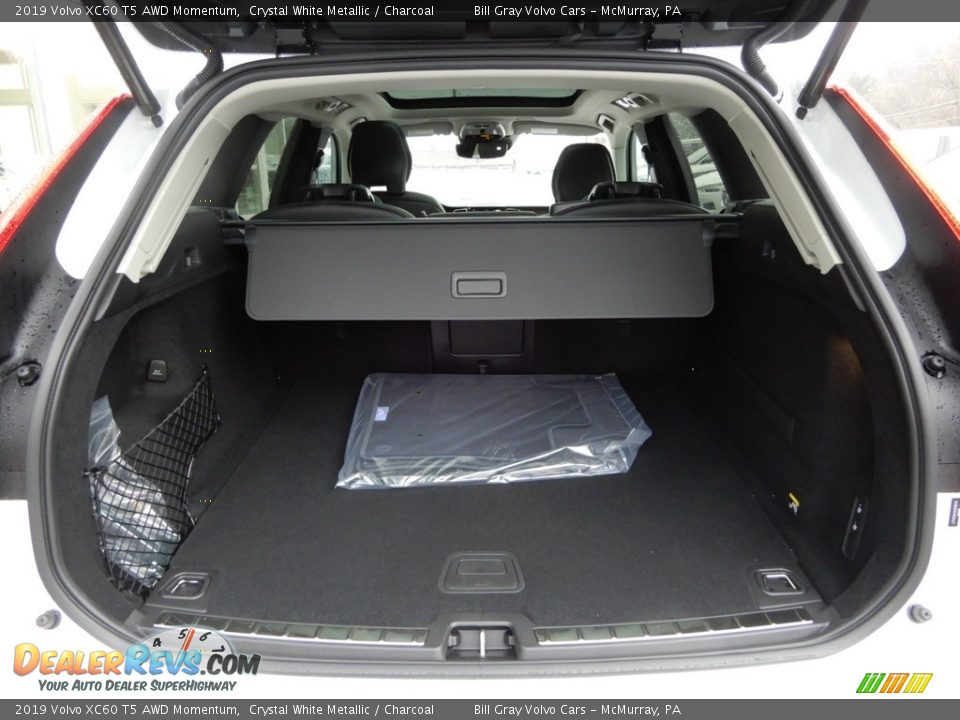 2019 Volvo XC60 T5 AWD Momentum Trunk Photo #3