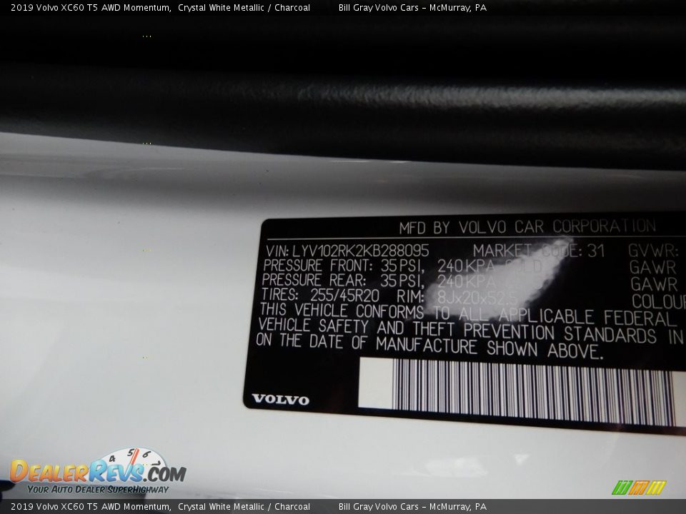 2019 Volvo XC60 T5 AWD Momentum Crystal White Metallic / Charcoal Photo #11