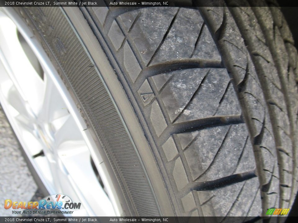 2018 Chevrolet Cruze LT Summit White / Jet Black Photo #10