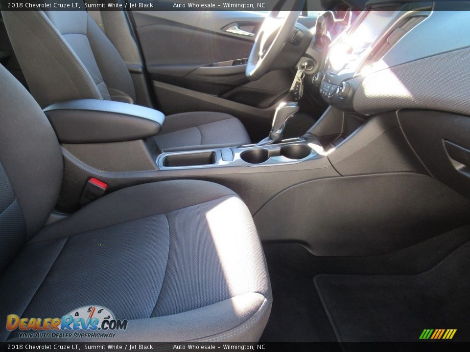 2018 Chevrolet Cruze LT Summit White / Jet Black Photo #13