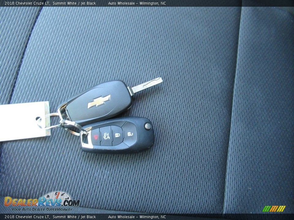 2018 Chevrolet Cruze LT Summit White / Jet Black Photo #20