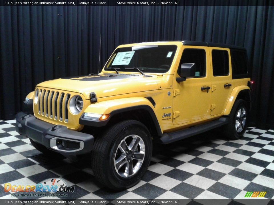 2019 Jeep Wrangler Unlimited Sahara 4x4 Hellayella / Black Photo #2