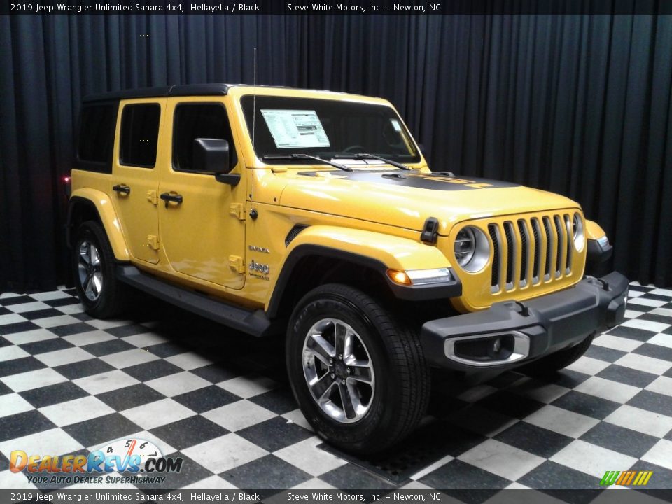 2019 Jeep Wrangler Unlimited Sahara 4x4 Hellayella / Black Photo #4