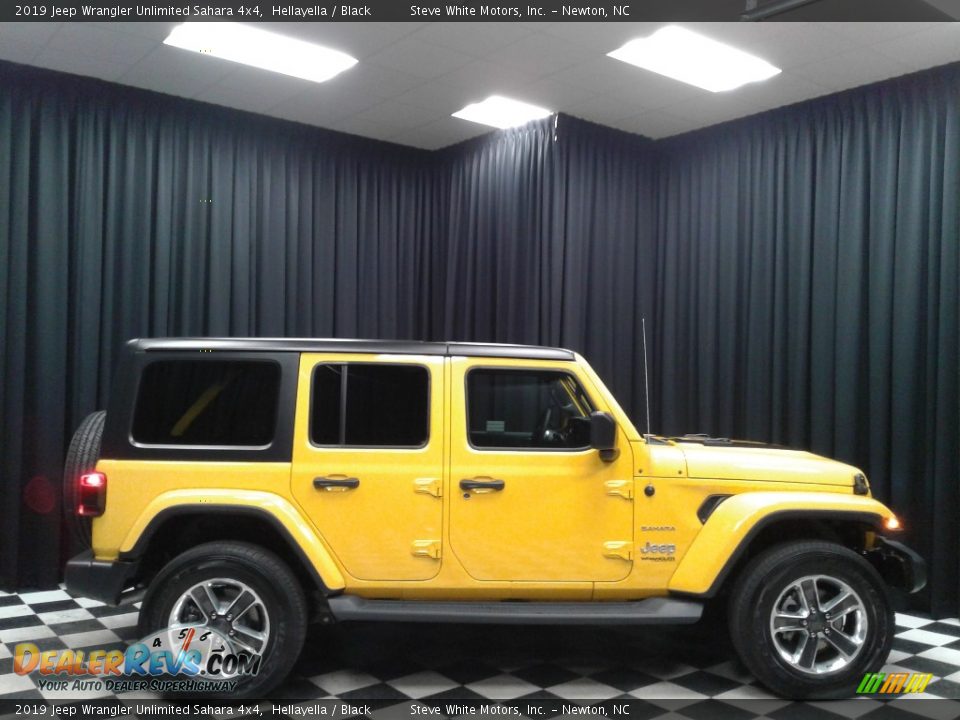 2019 Jeep Wrangler Unlimited Sahara 4x4 Hellayella / Black Photo #5