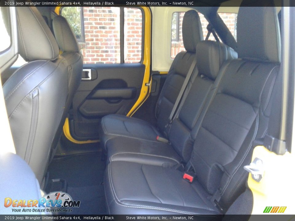 2019 Jeep Wrangler Unlimited Sahara 4x4 Hellayella / Black Photo #11
