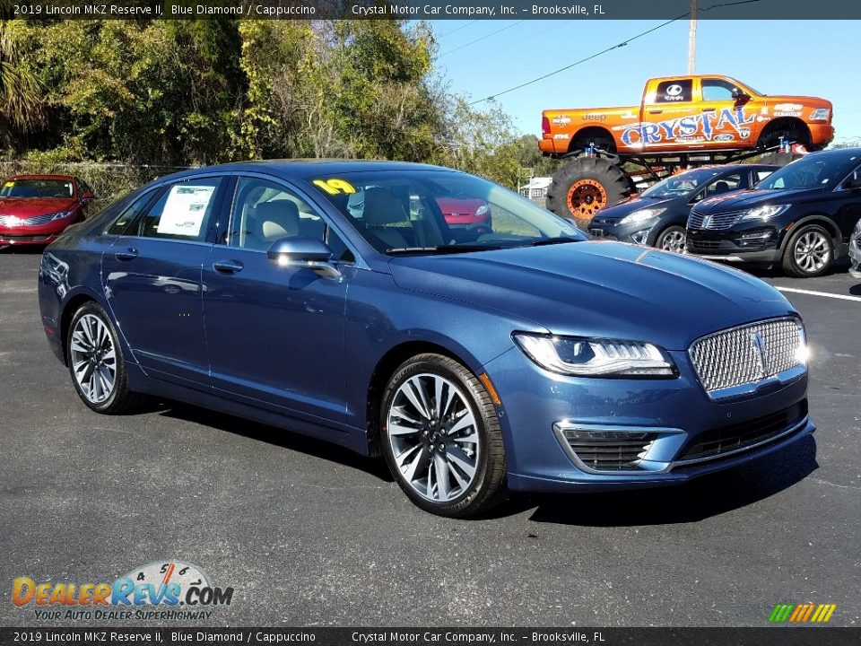 Front 3/4 View of 2019 Lincoln MKZ Reserve II Photo #7