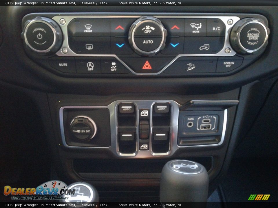 2019 Jeep Wrangler Unlimited Sahara 4x4 Hellayella / Black Photo #24