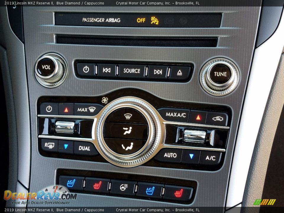 Controls of 2019 Lincoln MKZ Reserve II Photo #16