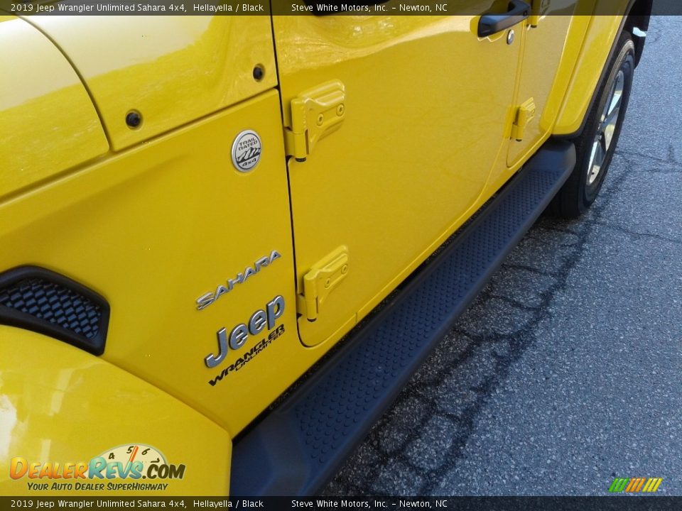 2019 Jeep Wrangler Unlimited Sahara 4x4 Hellayella / Black Photo #27