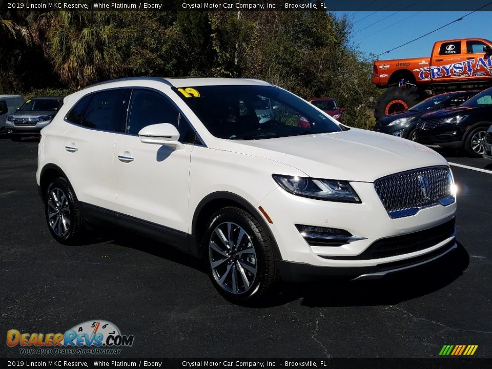 Front 3/4 View of 2019 Lincoln MKC Reserve Photo #7