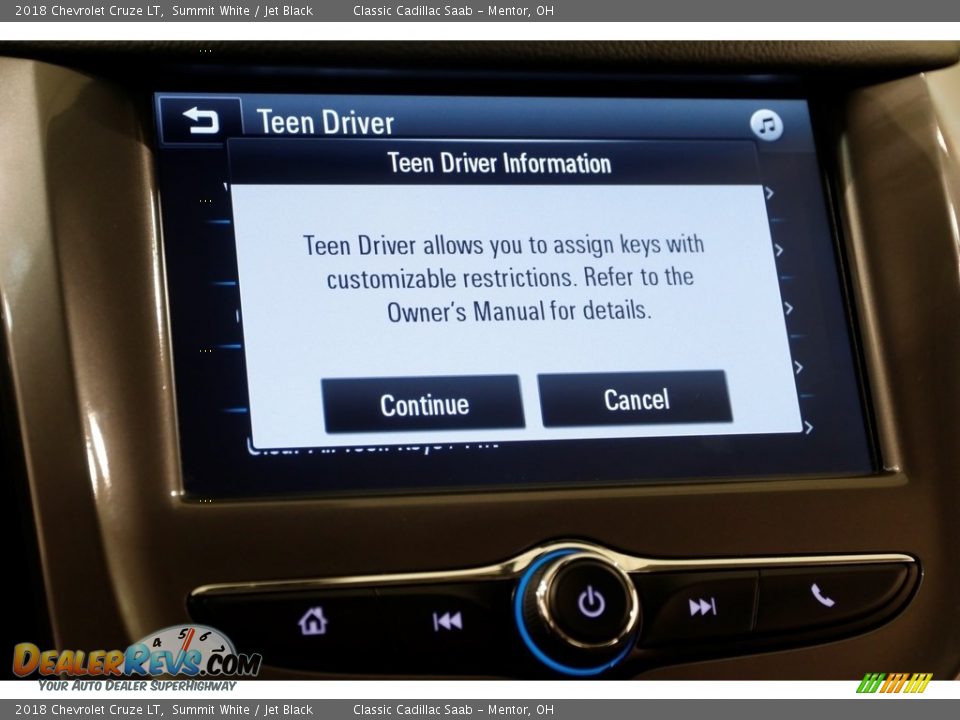 2018 Chevrolet Cruze LT Summit White / Jet Black Photo #12
