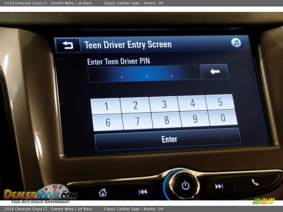 2018 Chevrolet Cruze LT Summit White / Jet Black Photo #13