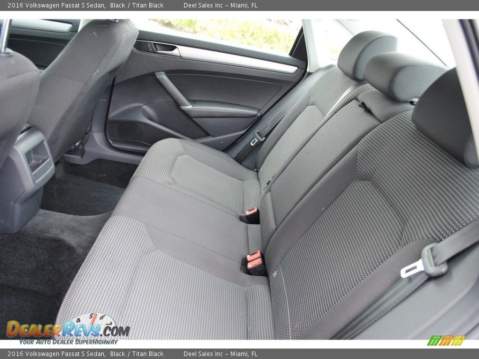 2016 Volkswagen Passat S Sedan Black / Titan Black Photo #11