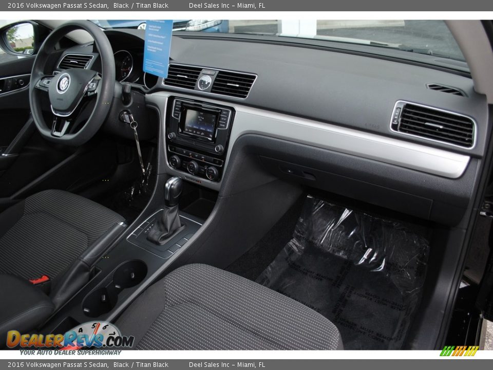 2016 Volkswagen Passat S Sedan Black / Titan Black Photo #17