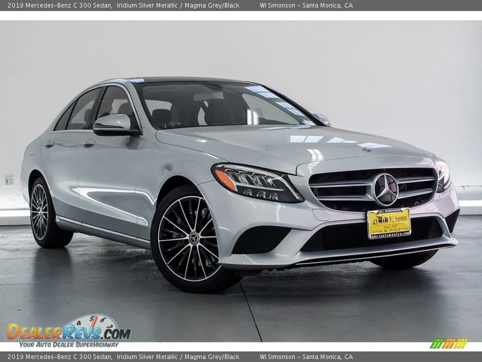 Front 3/4 View of 2019 Mercedes-Benz C 300 Sedan Photo #12