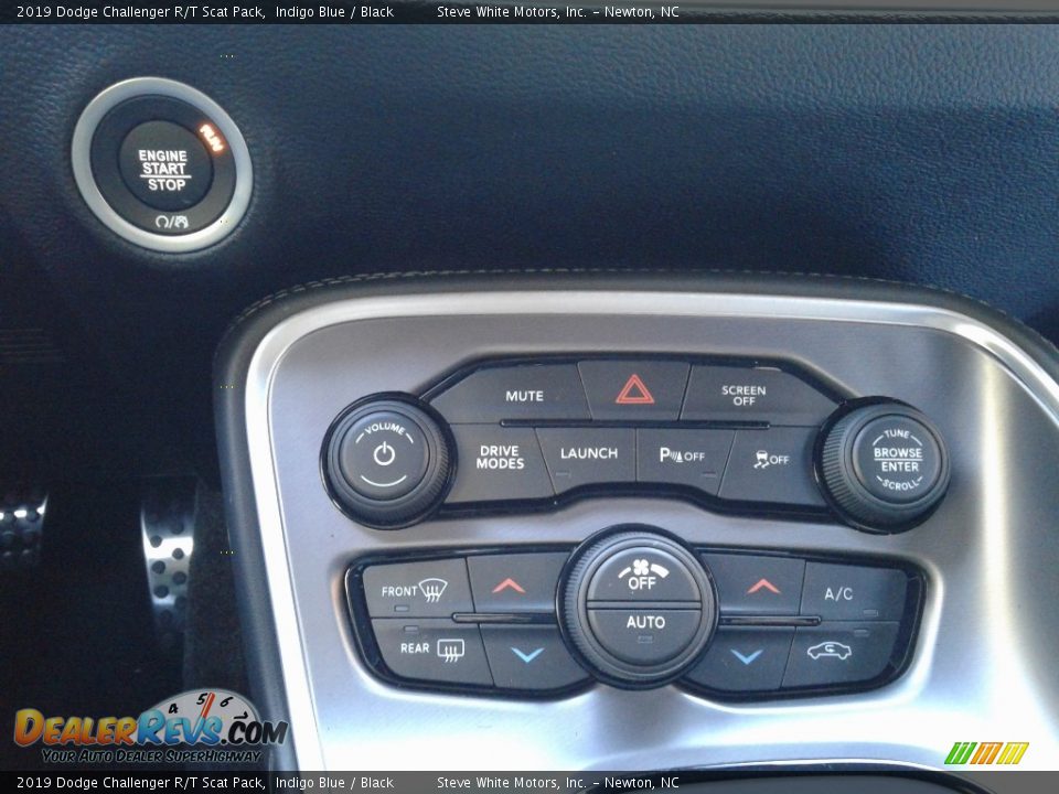 Controls of 2019 Dodge Challenger R/T Scat Pack Photo #28