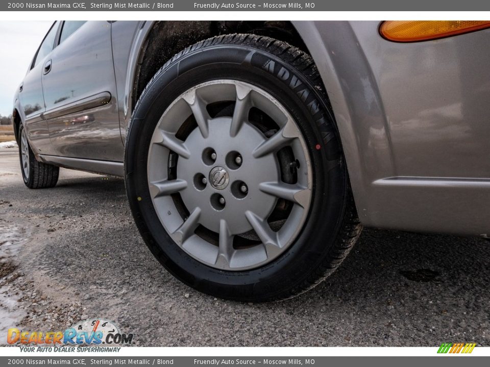 2000 Nissan Maxima GXE Sterling Mist Metallic / Blond Photo #2