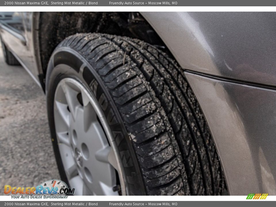 2000 Nissan Maxima GXE Sterling Mist Metallic / Blond Photo #11