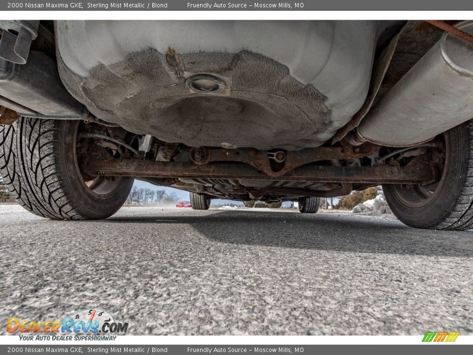 2000 Nissan Maxima GXE Sterling Mist Metallic / Blond Photo #13