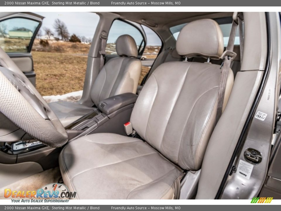 2000 Nissan Maxima GXE Sterling Mist Metallic / Blond Photo #17