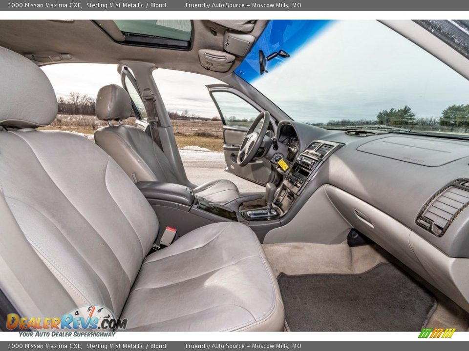 2000 Nissan Maxima GXE Sterling Mist Metallic / Blond Photo #26