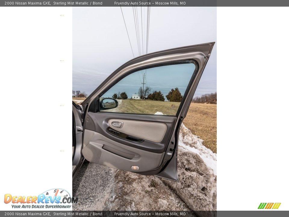 2000 Nissan Maxima GXE Sterling Mist Metallic / Blond Photo #28