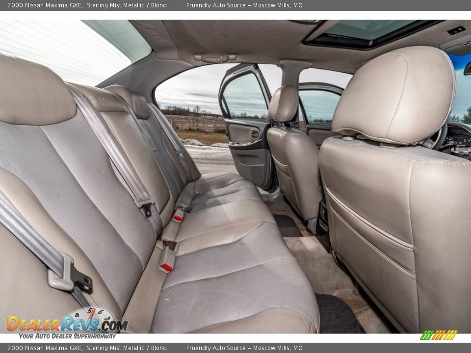 2000 Nissan Maxima GXE Sterling Mist Metallic / Blond Photo #30