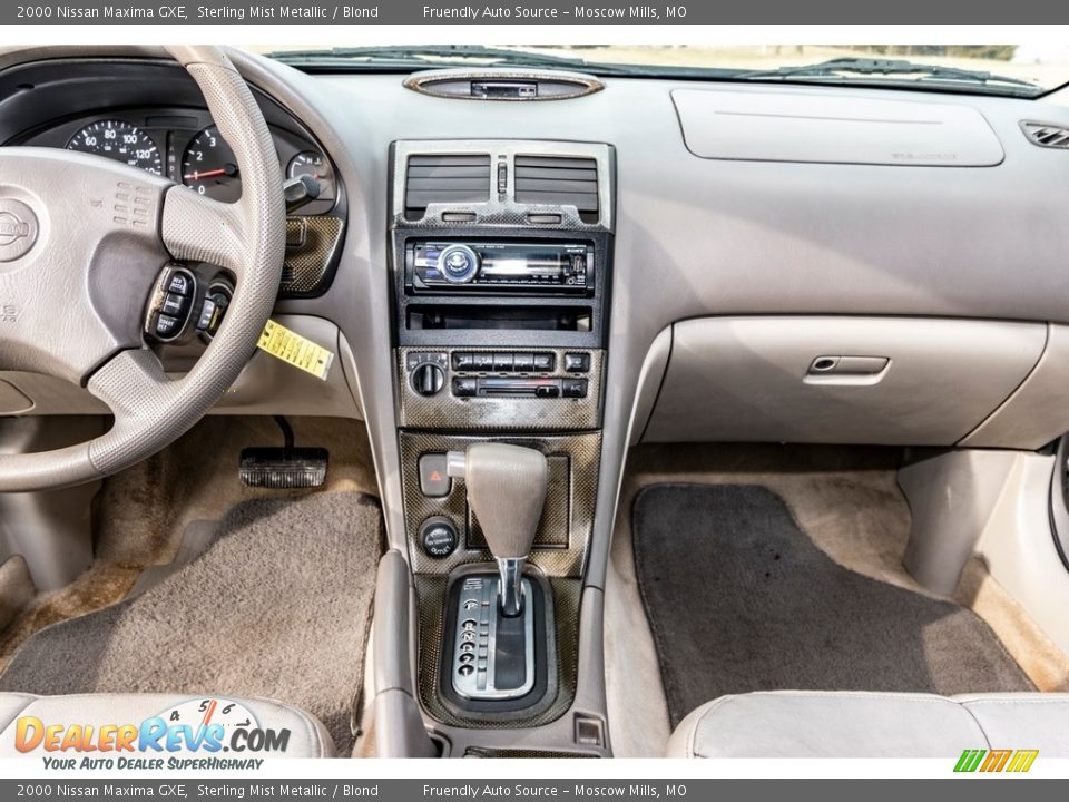 2000 Nissan Maxima GXE Sterling Mist Metallic / Blond Photo #32