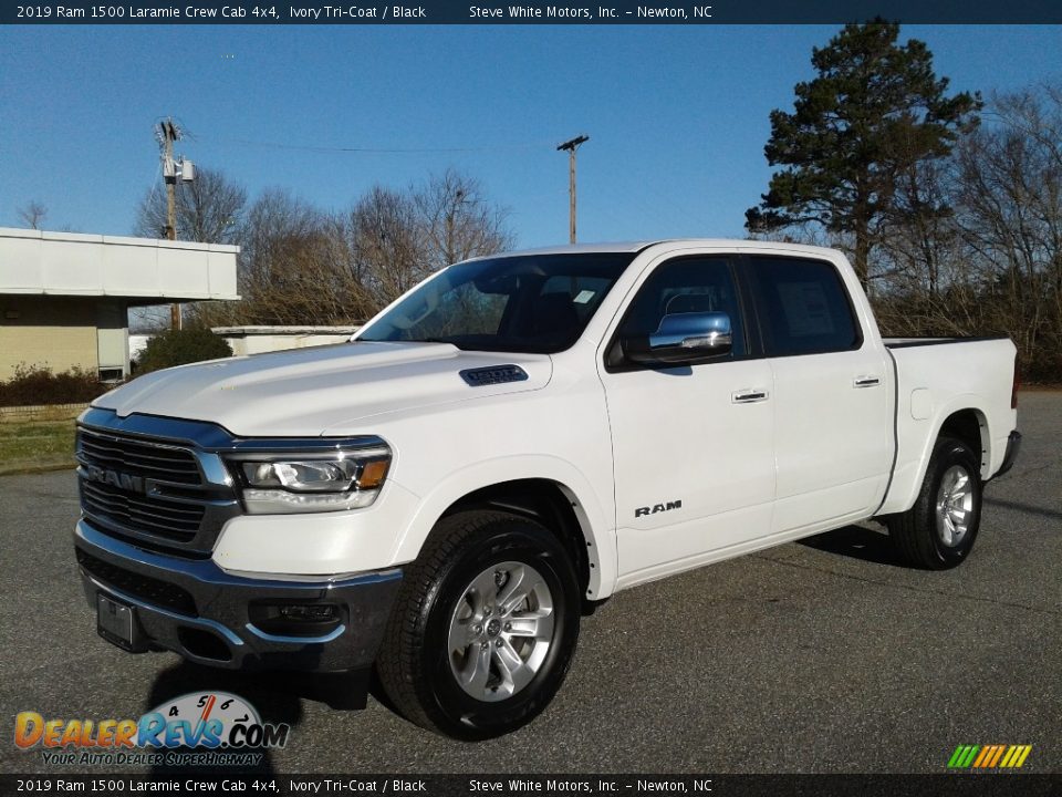 2019 Ram 1500 Laramie Crew Cab 4x4 Ivory Tri–Coat / Black Photo #2