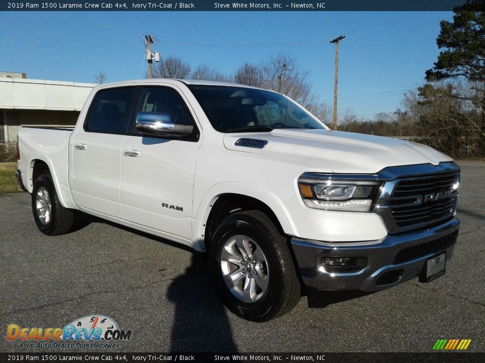 2019 Ram 1500 Laramie Crew Cab 4x4 Ivory Tri–Coat / Black Photo #4