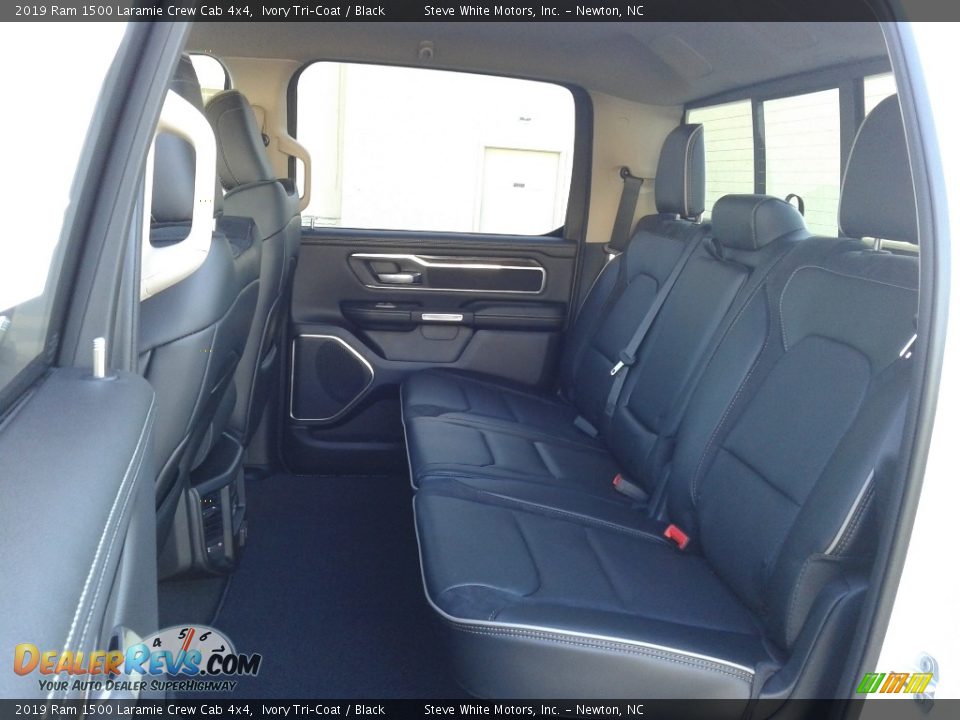 2019 Ram 1500 Laramie Crew Cab 4x4 Ivory Tri–Coat / Black Photo #11