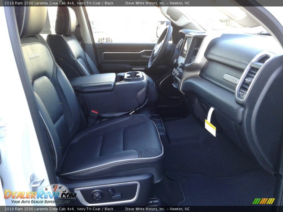 2019 Ram 1500 Laramie Crew Cab 4x4 Ivory Tri–Coat / Black Photo #15