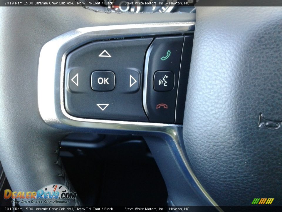 2019 Ram 1500 Laramie Crew Cab 4x4 Ivory Tri–Coat / Black Photo #18