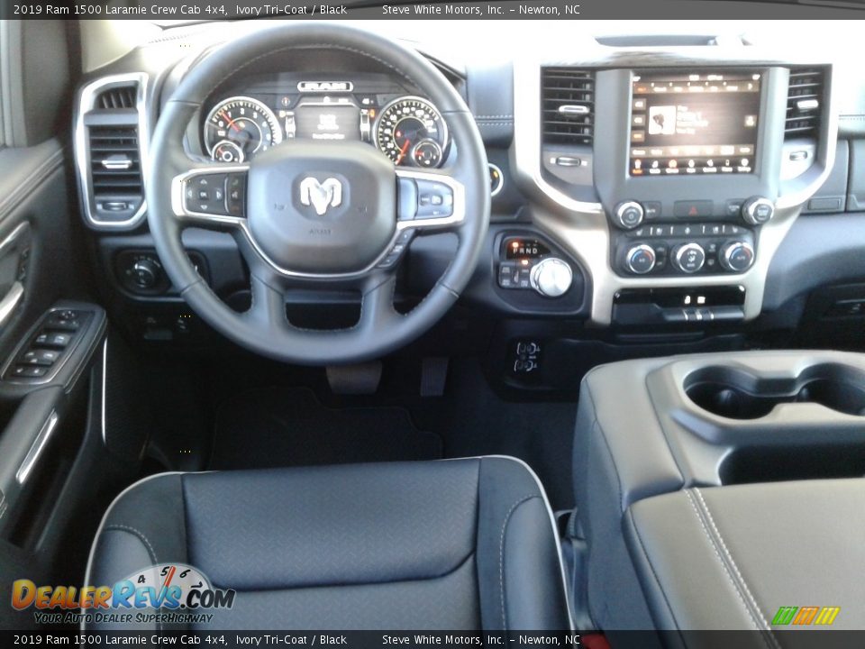 2019 Ram 1500 Laramie Crew Cab 4x4 Ivory Tri–Coat / Black Photo #33