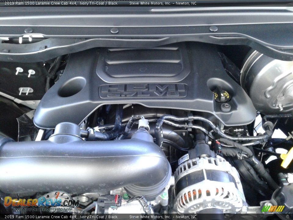 2019 Ram 1500 Laramie Crew Cab 4x4 Ivory Tri–Coat / Black Photo #35