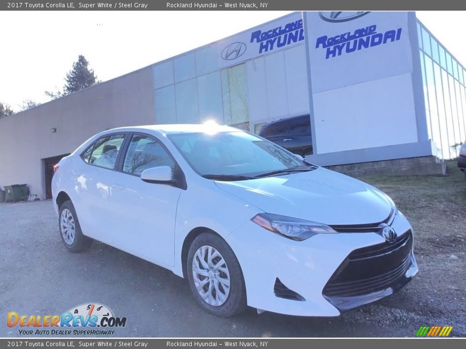 2017 Toyota Corolla LE Super White / Steel Gray Photo #1