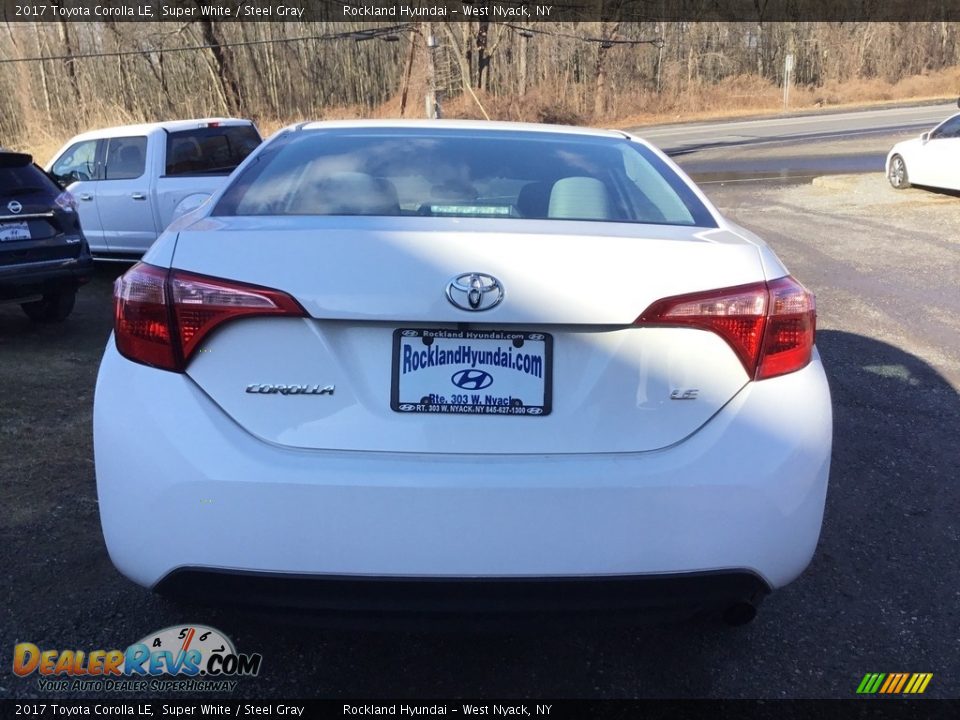 2017 Toyota Corolla LE Super White / Steel Gray Photo #5