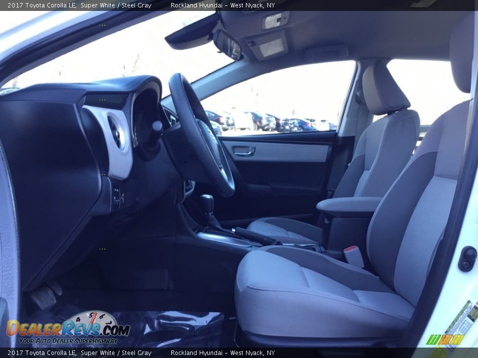 2017 Toyota Corolla LE Super White / Steel Gray Photo #10