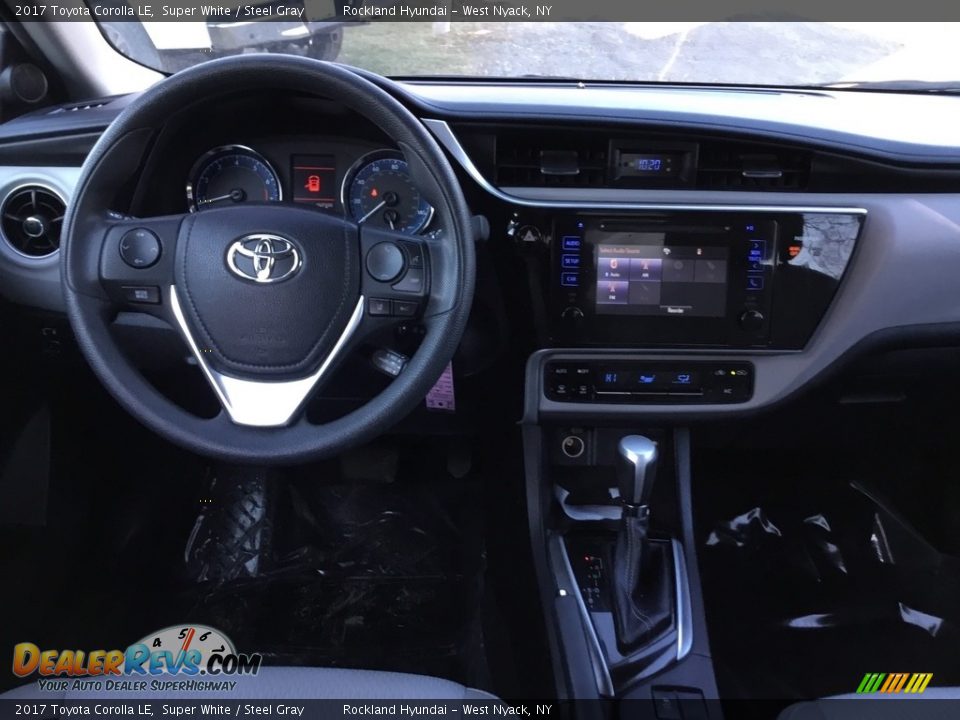 2017 Toyota Corolla LE Super White / Steel Gray Photo #11